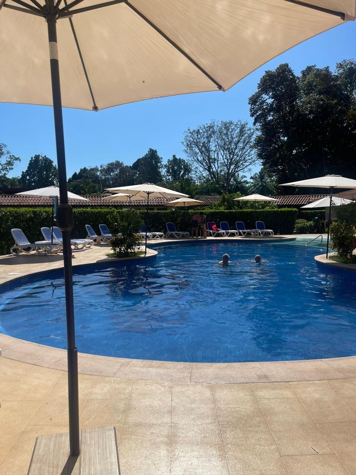 La Foresta Nature Resort Quepos Extérieur photo