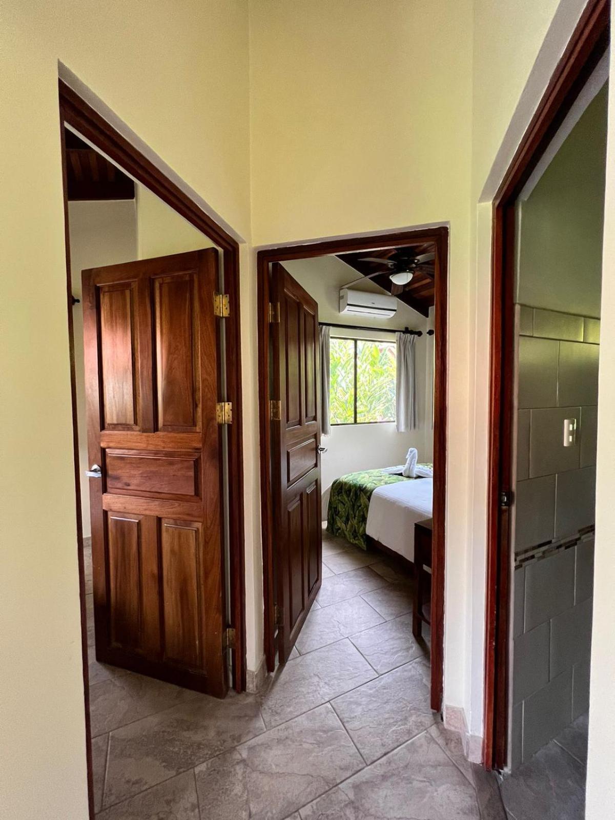 La Foresta Nature Resort Quepos Extérieur photo