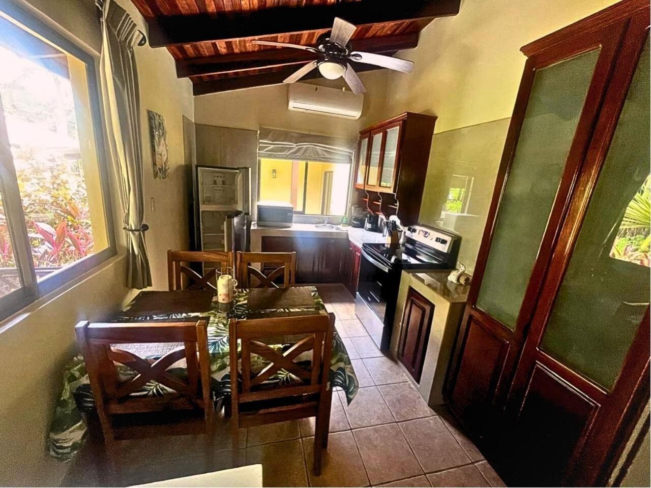 La Foresta Nature Resort Quepos Extérieur photo