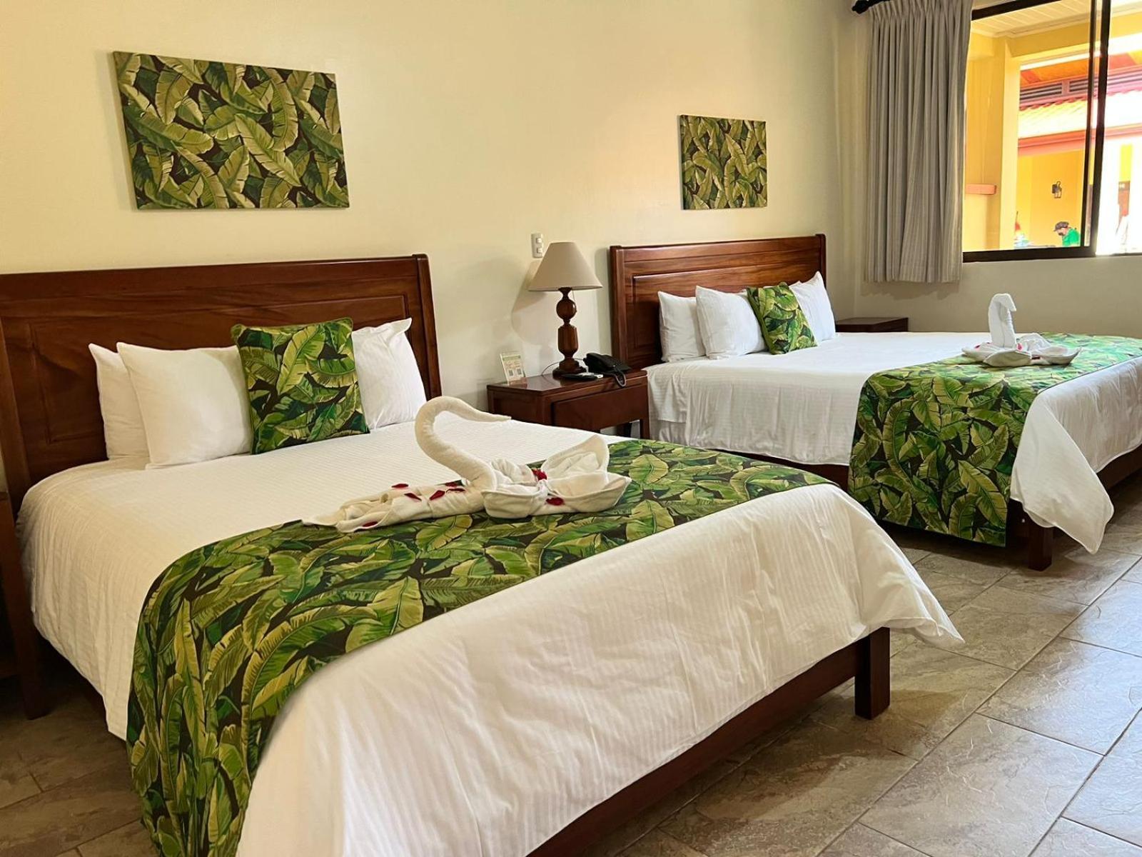 La Foresta Nature Resort Quepos Extérieur photo
