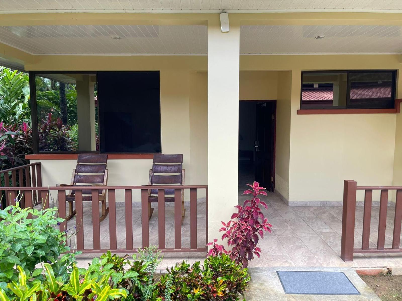 La Foresta Nature Resort Quepos Extérieur photo
